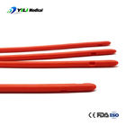 Een ongevaarlijke rood rubberen zuigkatheter, lengte 40 cm.